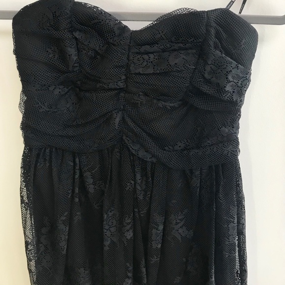 Black strapless dress with lace overlay - Picture 2 of 3